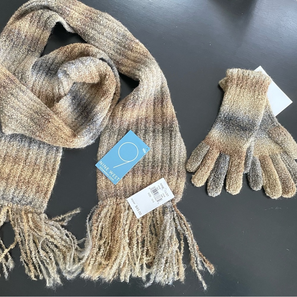 [Nine West] winter scarf and glove set